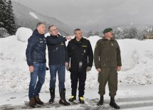 Lokalaugenschein am Hochkar, im Bild LH-Stellvertreter Stephan Pernkopf (2. v. l.) mit Militärkommandant Martin Jawurek (1. v. l.), Landesfeuerwehrkommandant Dietmar Fahrafellner (2. v. r.) und dem Göstlinger Bürgermeister Fritz Fahrnberger 1. v. l.).