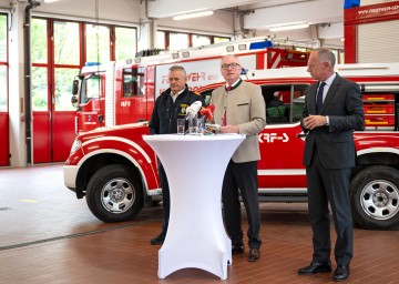 Informierten über die Innovationen in der Krisenkommunikation (v.l.n.r.): Landesfeuerwehrkommandant Dietmar Fahrafellner, LH-Stellvertreter Stephan Pernkopf und Innenminister Gerhard Karner