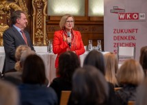 Landeshauptfrau Johanna Mikl-Leitner betonte im Rahmen der Veranstaltung: „Wir brauchen starke Männer und starke Frauen, um Erfolgsgeschichte in der Wirtschaft schreiben zu können, gerade in herausfordernden Zeiten.“